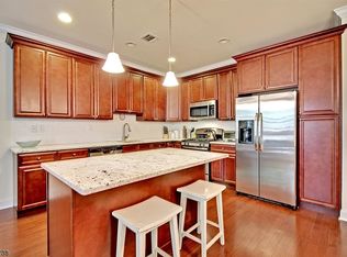 22 Parkside Dr, Wanaque, NJ 07420