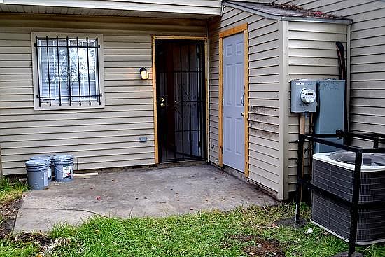 5th image of 9422 Olde Village Ct