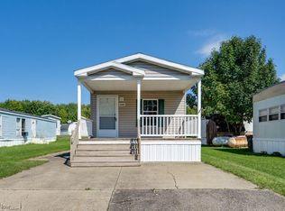 6409 Linda Ln, Ravenna, OH 44266
