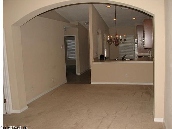 3rd image of 350 Redwood Ln