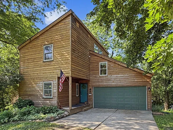 6525 Prairie Ridge Rd, Ames, IA 50014
