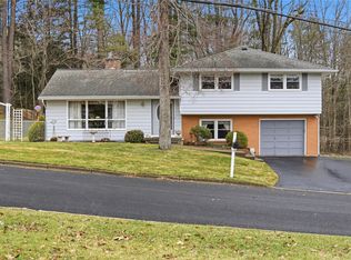 304 Ridgefield Rd, Endicott, NY 13760