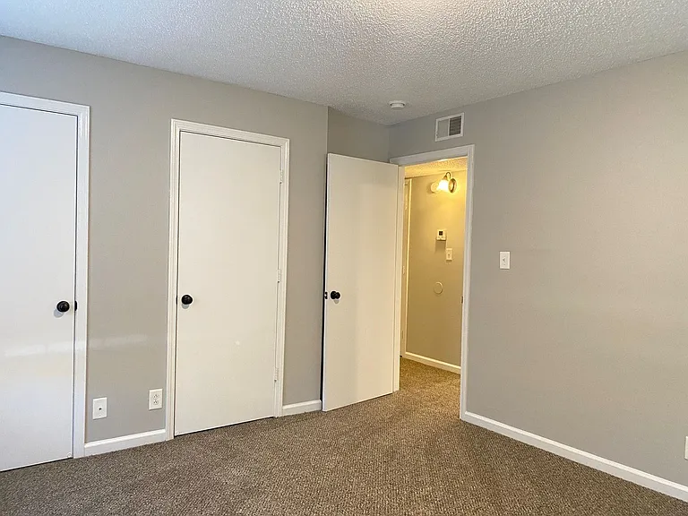 421 Alma Ln — Photo 8