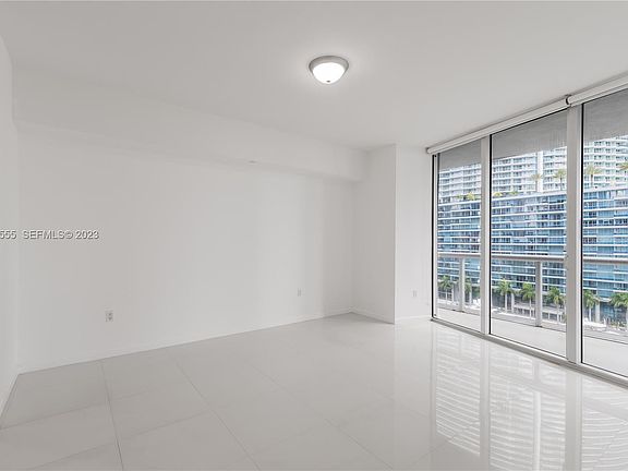 4th image of 475 Brickell Ave #1314