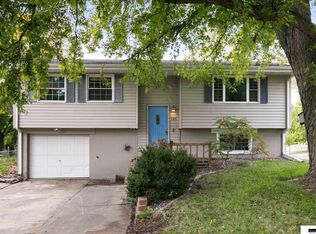 125 Wagon Train Ave, Hickman, NE 68372