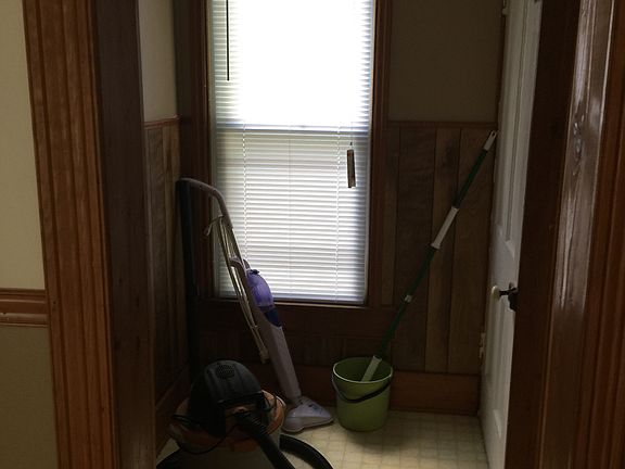 2nd image of 134 Glenn St