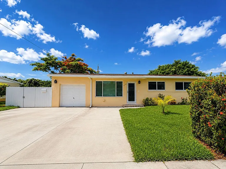 124 Abaco Dr — Photo 6