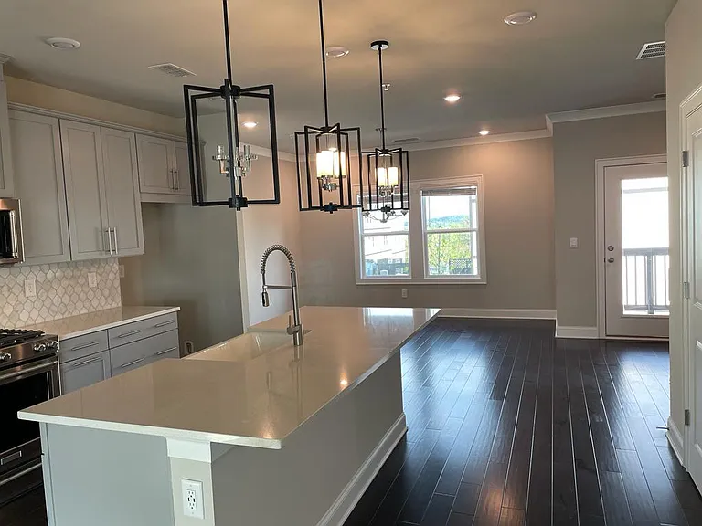 1112 Knoxboro Ln — Photo 6
