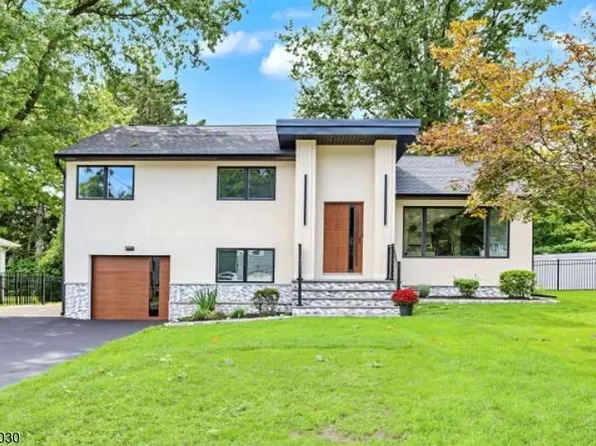 38-28 Brookside Ave, Fair Lawn Boro, NJ 07410
