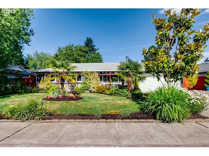 1952 NE 14th Ave photo 1