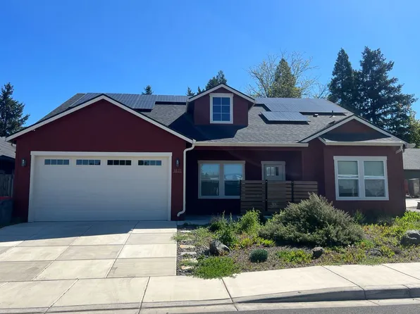 1831 Dulcimer Ln, Medford, OR 97501