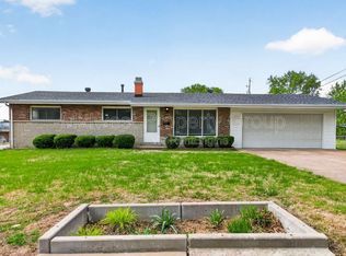 1810 Swallow Ln, Florissant, MO 63031