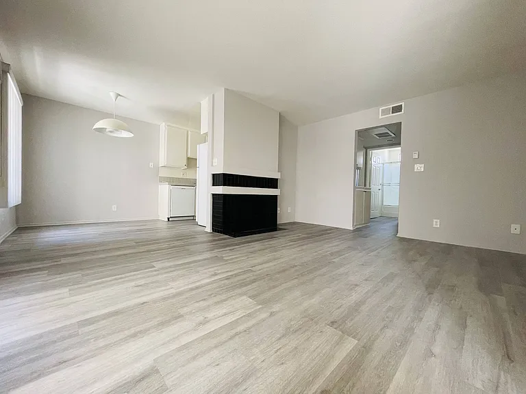 3462 Mentone Ave — Photo 6