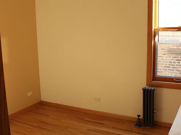 3rd image of 3540 N Wolcott Ave