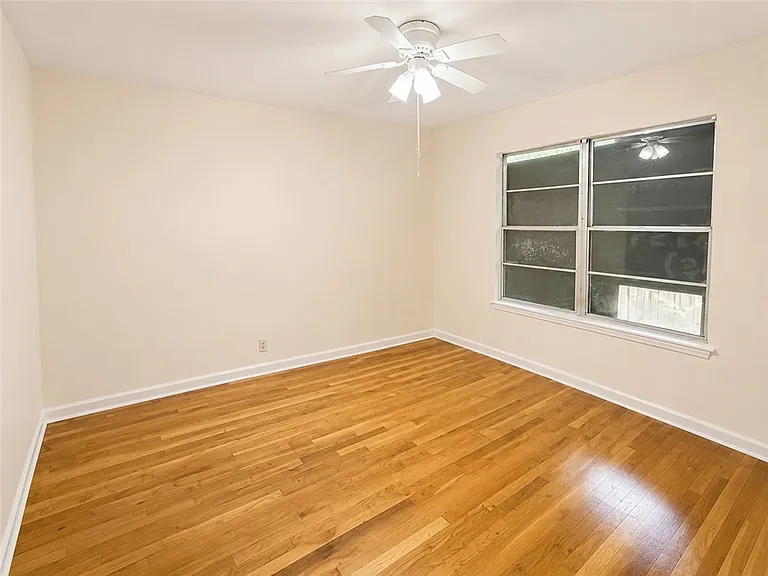 1013 Dolphin Pl — Photo 6