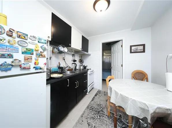 2415 East 27th Street image 17 of 37