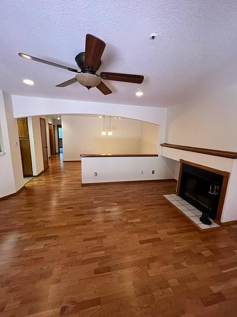 1st image of 4715 Laguna Pl #109