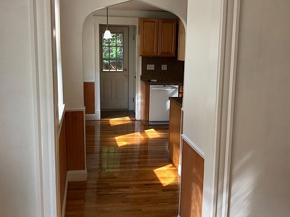5th image of 45-47 Delano Ave