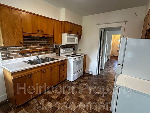 4th image of 104 Morley Pkwy