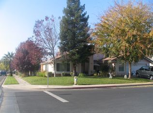 1678 McKelvy Ave, Clovis, CA