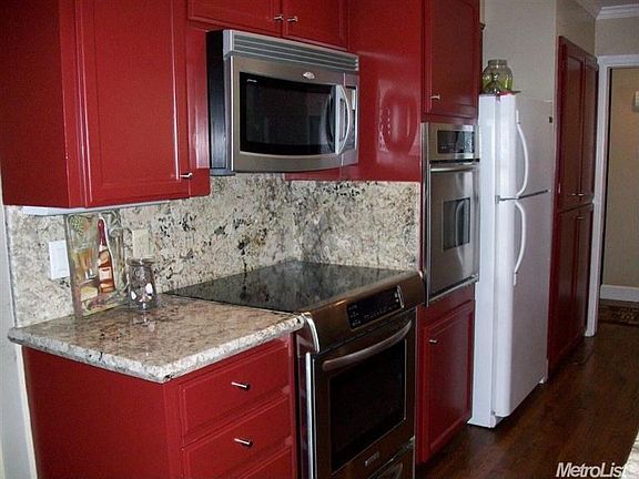 5th image of 2220 Cabrillo Cir