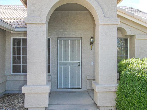 2nd image of 25043 S Saddletree Dr