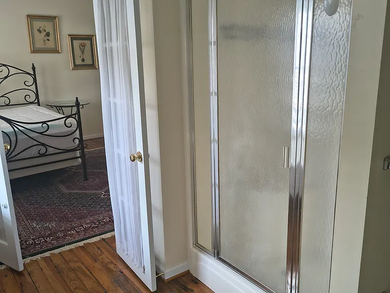 109 Jefferson Dr #UPSTAIRS — Photo 16