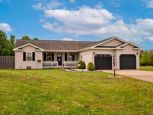 415 Prince Ln, Herrin, IL 62948