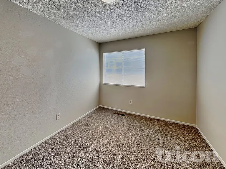2020 Burnside Dr — Photo 11