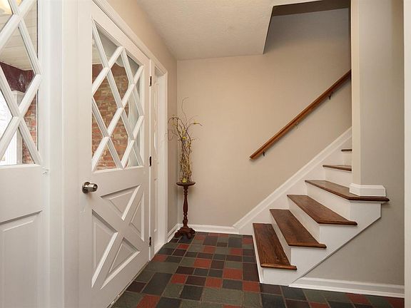 3rd image of 278 Stockton Dr