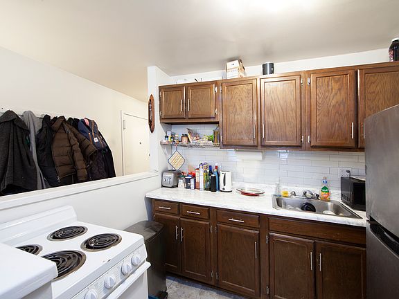 4th image of 273 1st Ave #2