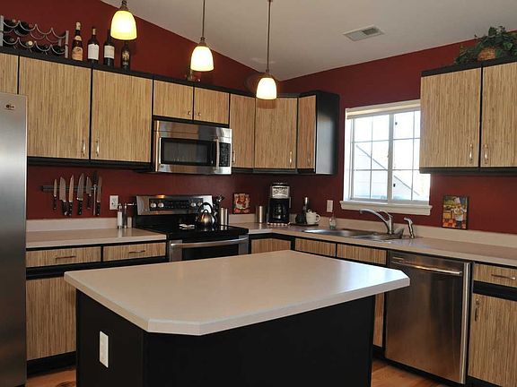 Updated Kitchen with new appliances!