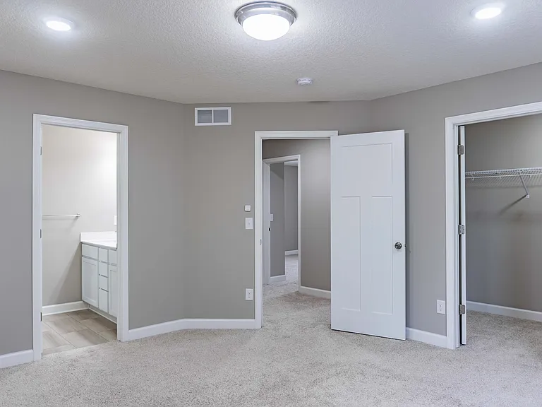 1430 Nutmeg Cir — Photo 28