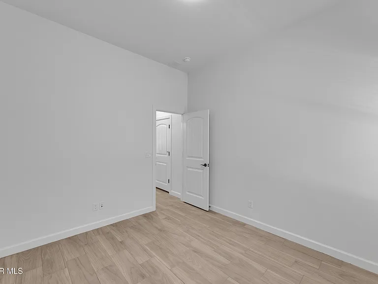 781 Cedarwood Ave — Photo 11
