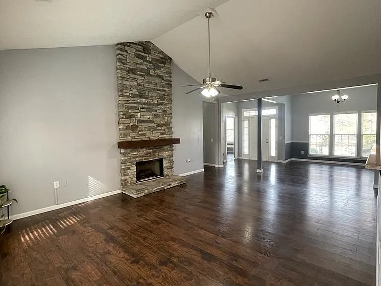 103 Lantana Ct — Photo 3