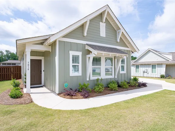 1818 Woodward Oaks Trl, Auburn, AL 36830