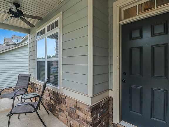 2nd image of 31 Cliffhaven Cir