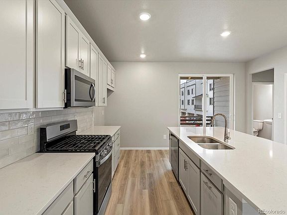 5th image of 16690 Umatilla St