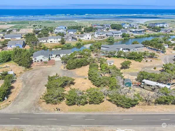707 347th Place, Ocean Park, WA 98640