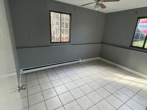 3rd image of 29 Old Hackett Hill Rd APT 1D