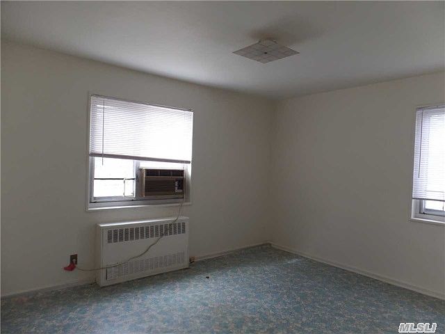 1st image of 22418 Hillside Ave