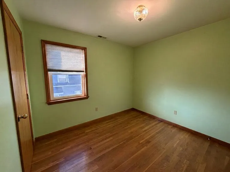50 Lincoln Ave #1-A — Photo 4