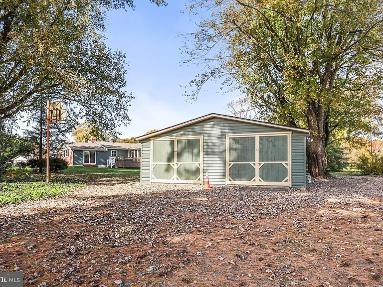 313 Windsor Ct — Photo 32