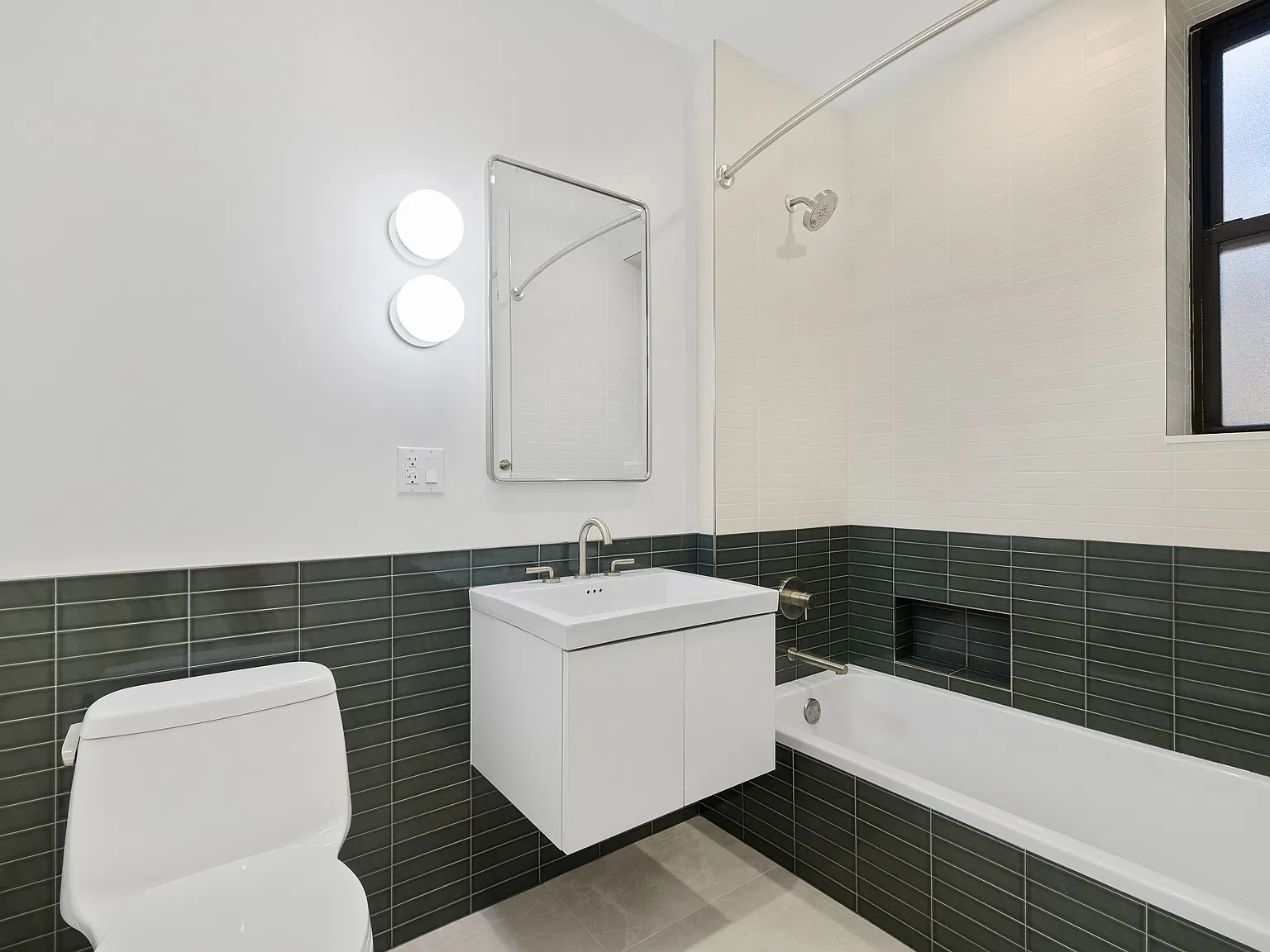 300 West 21st Street — Photo 4
