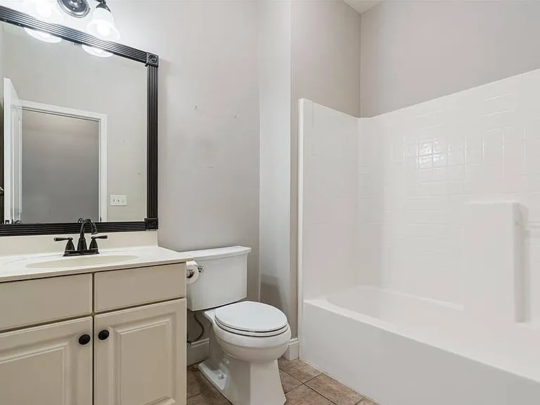 5593 Park Side Cir — Photo 10