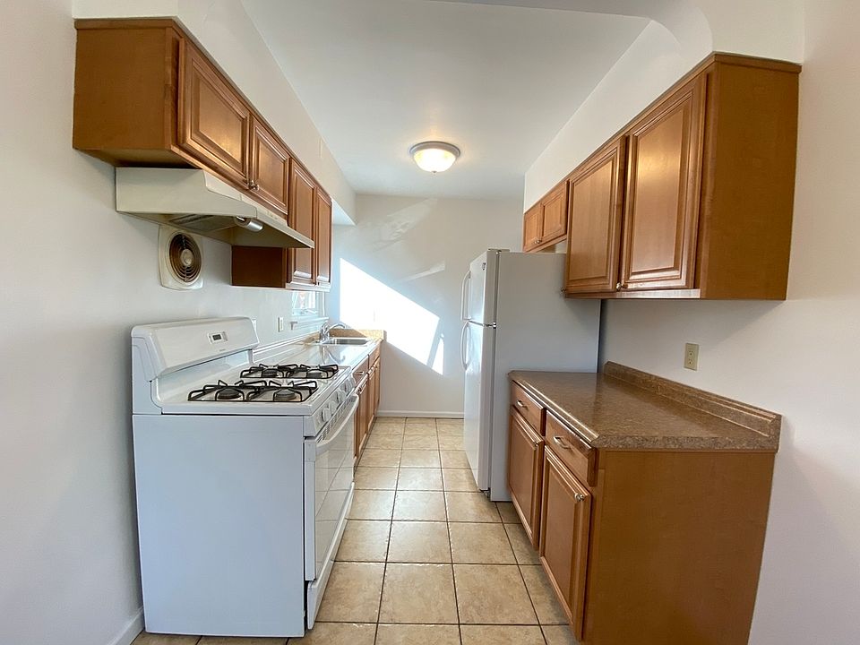 1st image of 20-84 33rd St #2