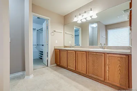 8102 Rosespur Park — Photo 15