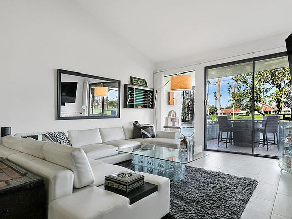 3rd image of 38 San Sebastian Dr