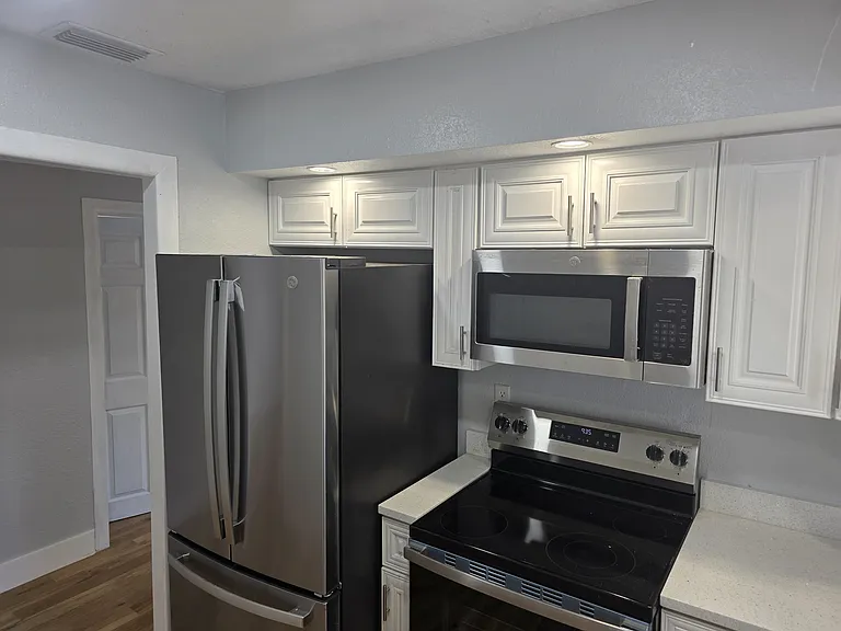 2802 Robinson Rd — Photo 1