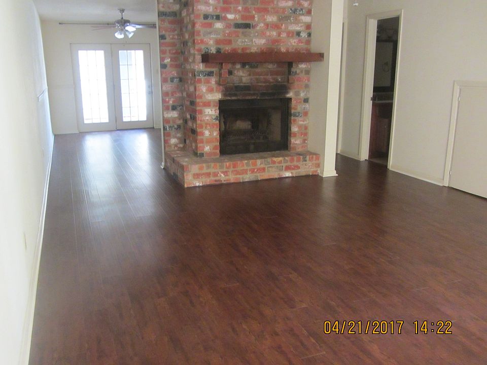 1st image of 8240 Willow Bend Dr APT A